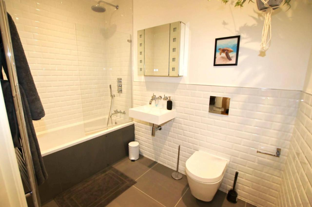 Modern Home For Small Groups By Stones Throw Apartments - Free Parking - Sea View Вортінг Екстер'єр фото